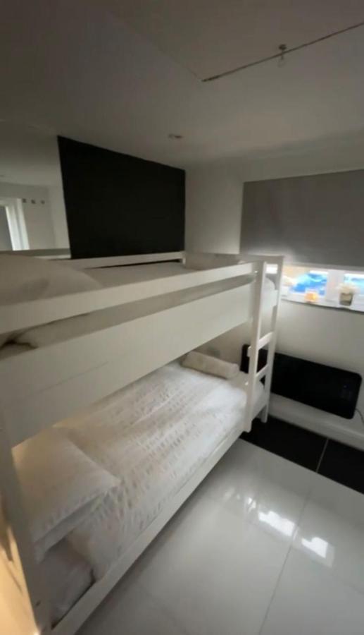 The Privacy Annex Balham Hotel London Bagian luar foto